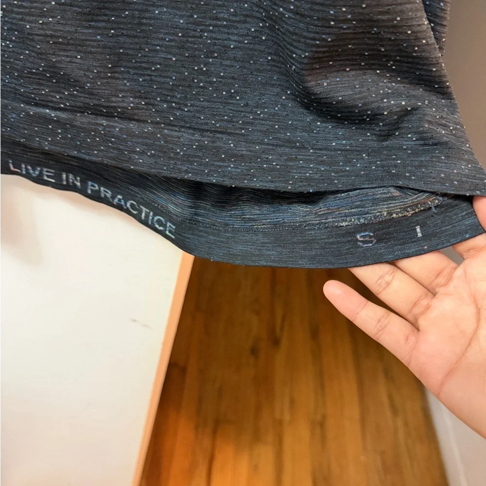 lululemon athletica Charcoal Short Sleeve Tee - Picture 4 of 4